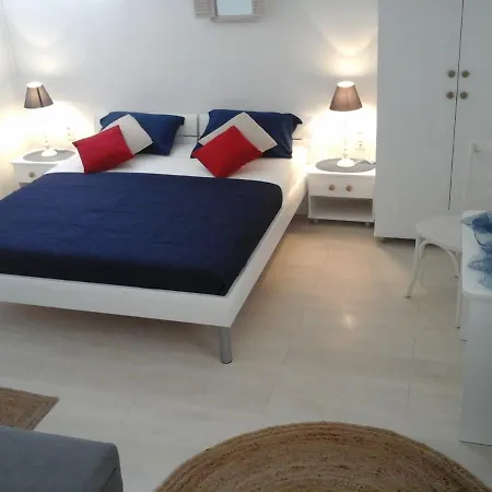 And With Parking Space Hvar - 13161 Affittacamere