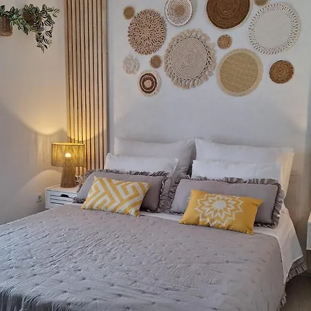 And With Parking Space Hvar - 13161 ゲストハウス 3*