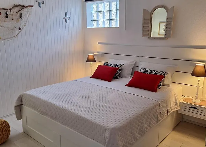 And With Parking Space Hvar - 13161 Gasthuis 3*