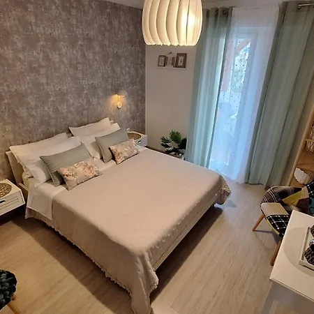 And With Parking Space Hvar - 13161 게스트하우스