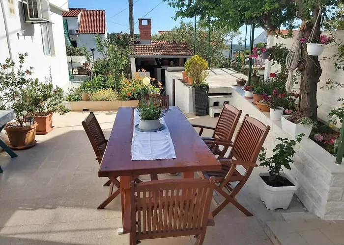 And With Parking Space Hvar - 13161 Guest house