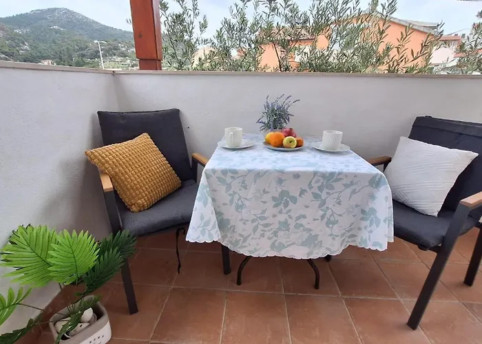 And With Parking Space Hvar - 13161 Guest house 3*